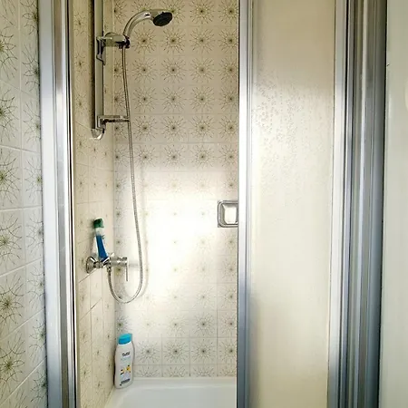 Burger Station - Zimmervermietung